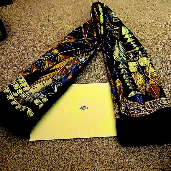💯HermesSilkLargeScarfONEof a KindFabulousSIGNED Artist+Logo+2HermesBoxes+Ribbon - Picture 7 of 16